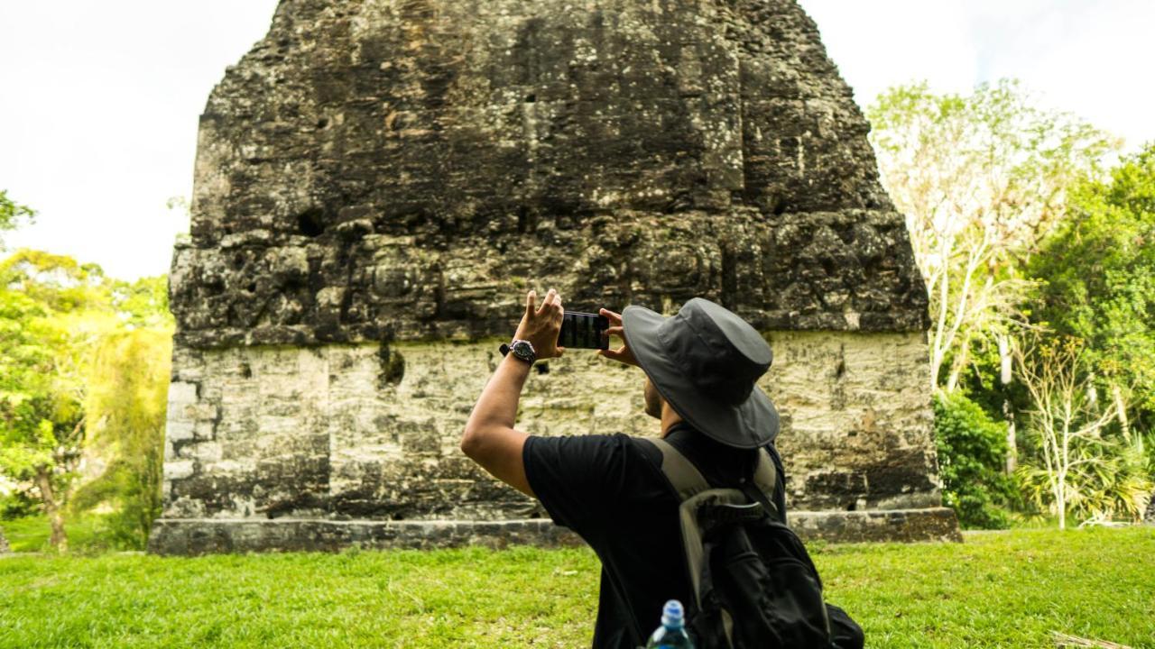 Jungle Lodge Tikal Hostal Экстерьер фото