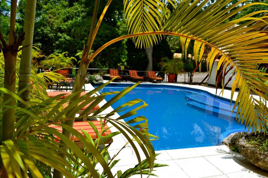 Jungle Lodge Tikal Hostal Экстерьер фото