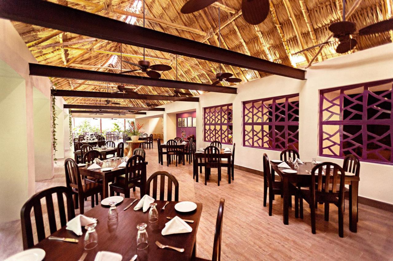 Jungle Lodge Tikal Hostal Экстерьер фото